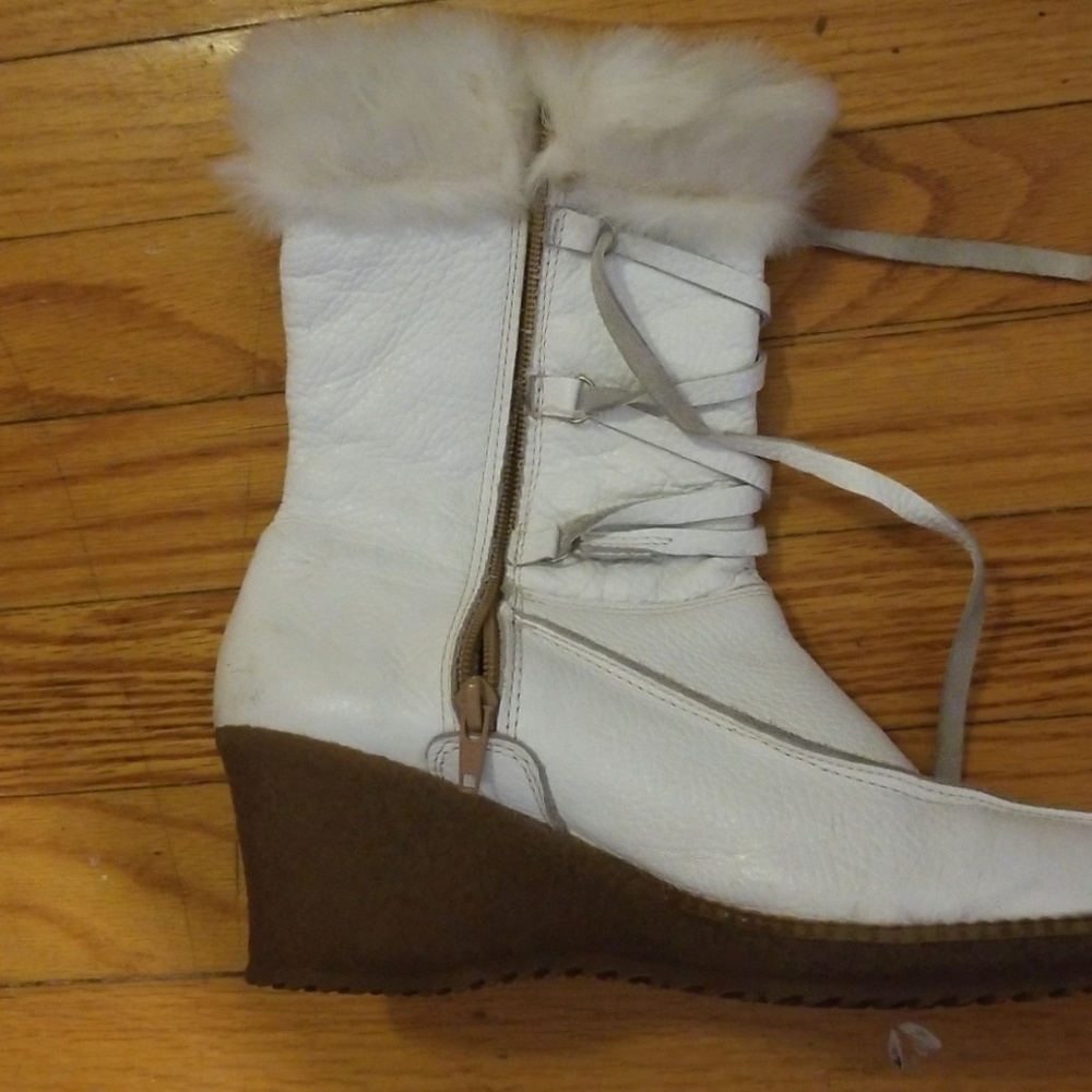 Boots - Picture 2 of 3